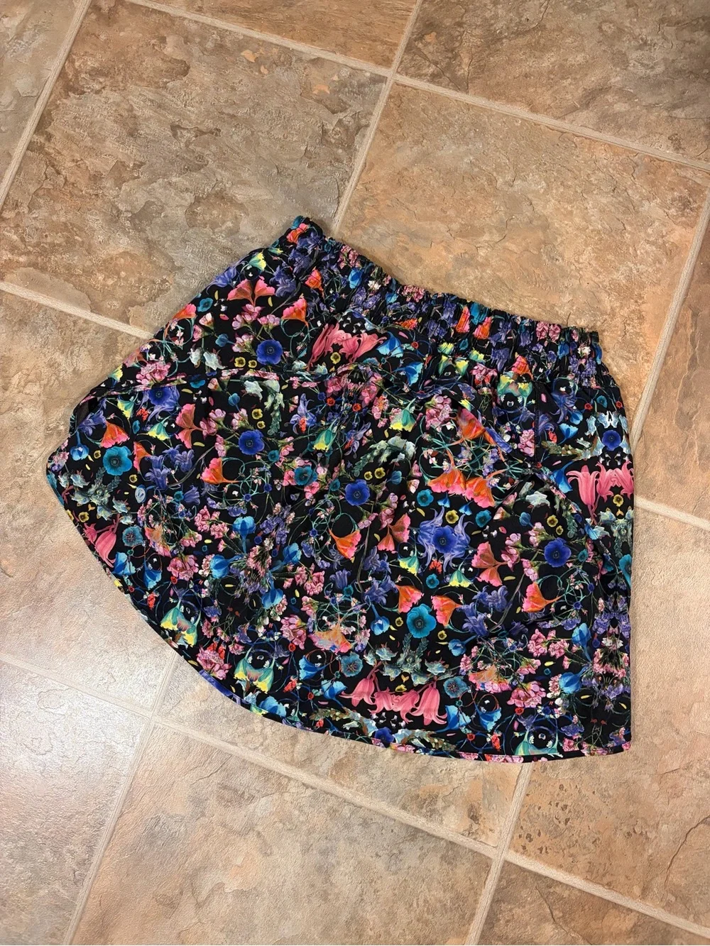 LULULEMON Hotty Hot High Rise Skirt Women’s 12 Flowerscope Black Tennis Golf